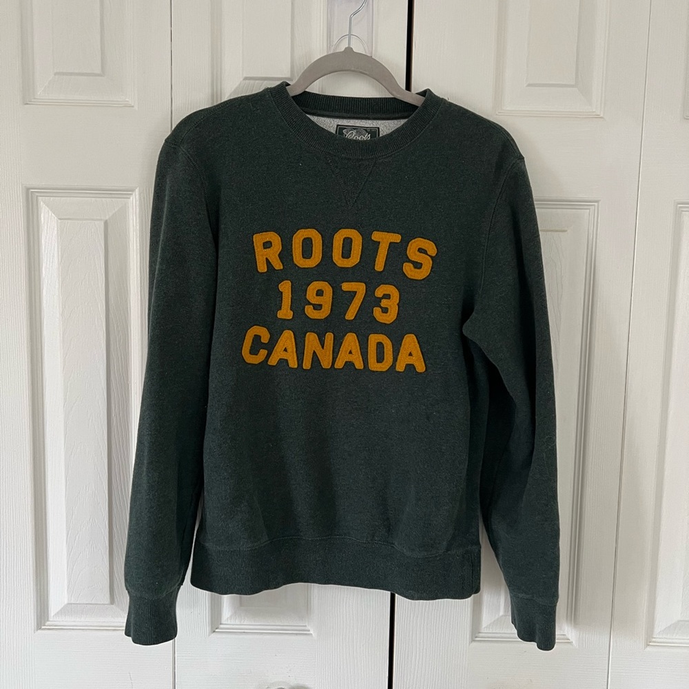 Roots crewneck sweater